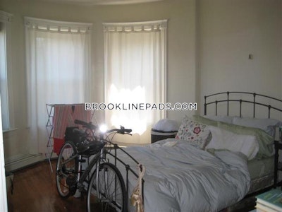 Brookline 2 Bed 1 Bath BROOKLINE- WASHINGTON SQUARE $2,600  Washington Square - $2,600