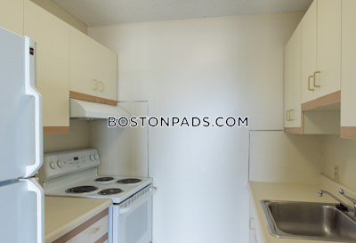 Brookline 1 Bed 1 Bath BROOKLINE- BOSTON UNIVERSITY $2,775  Boston University - $2,465