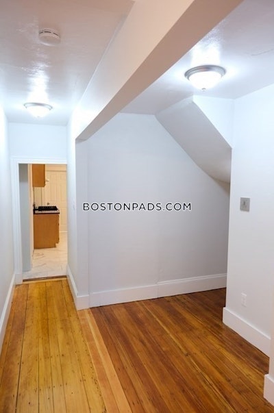 Dorchester Sunny 4 Bed 1 bath available NOW on Howell St in Boston! Boston - $2,500 No Fee