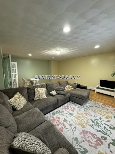 Brighton 3 Beds 1 Bath Boston - $3,300 No Fee