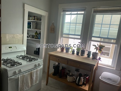 Somerville 4 Bed 1 Bath SOMERVILLE  Tufts - $4,900