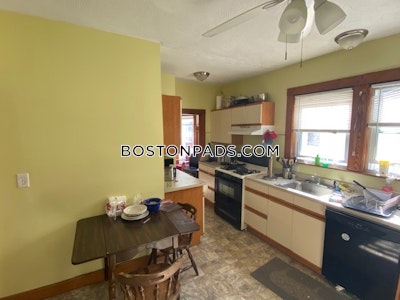 Medford 3 Beds 1 Bath  Tufts - $3,900