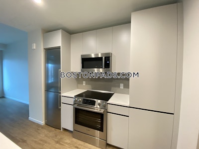 Seaport/waterfront Beautiful 1 bed 1 bath available NOW on Seaport Blvd in Boston!  Boston - $4,656