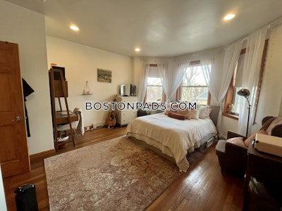 Brookline 6 Beds 2 Baths  Boston University - $7,500