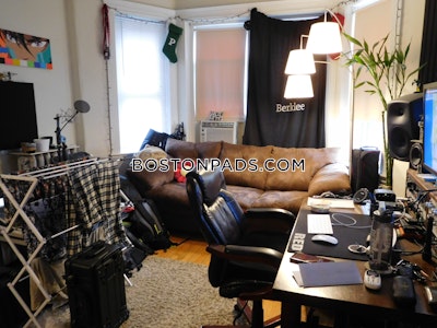 Northeastern/symphony 1 Bed 1 Bath Boston - $2,700