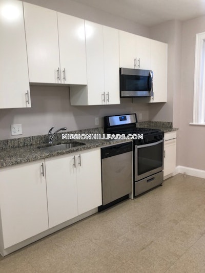 Roxbury Apartment for rent 4 Bedrooms 1.5 Baths Boston - $3,800 50% Fee