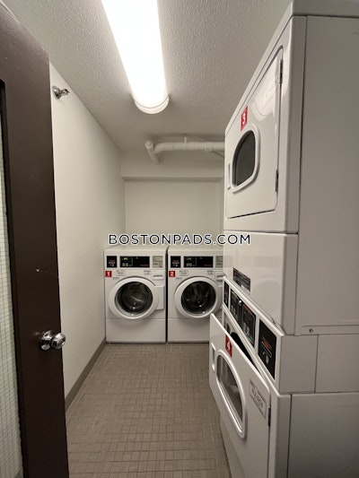 Downtown 1 Bed 1 Bath Boston - $4,786 No Fee